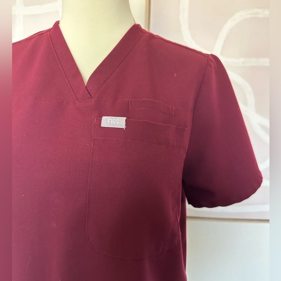 Women's Burgundy Kaya - Classic V-Neck Scrub Top - XS - Picture 6 of 6